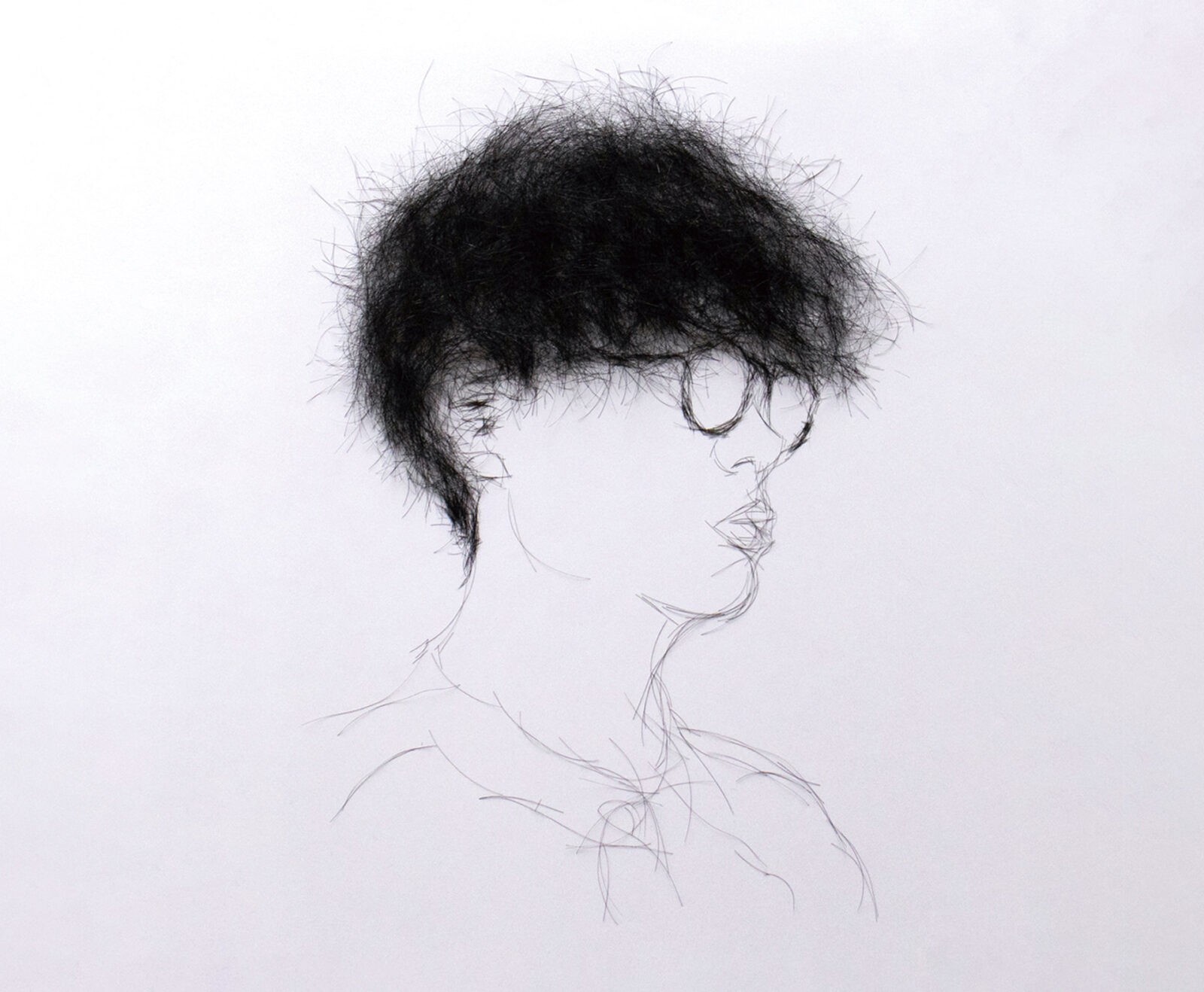 『drawing with a hair』久保川亮 技法・素材：髪の毛